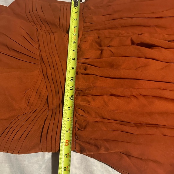 Elegant Orange Marrón Wedding Dress - Picture 14 of 16